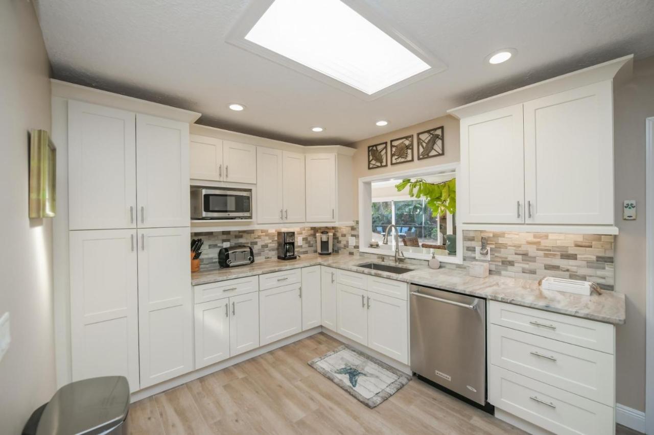 Island Time - Home Wenclosed Lagoon Style Pool Spa Walk To Beach Bikes Holmes Beach Exterior foto