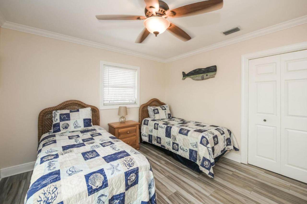 Island Time - Home Wenclosed Lagoon Style Pool Spa Walk To Beach Bikes Holmes Beach Exterior foto
